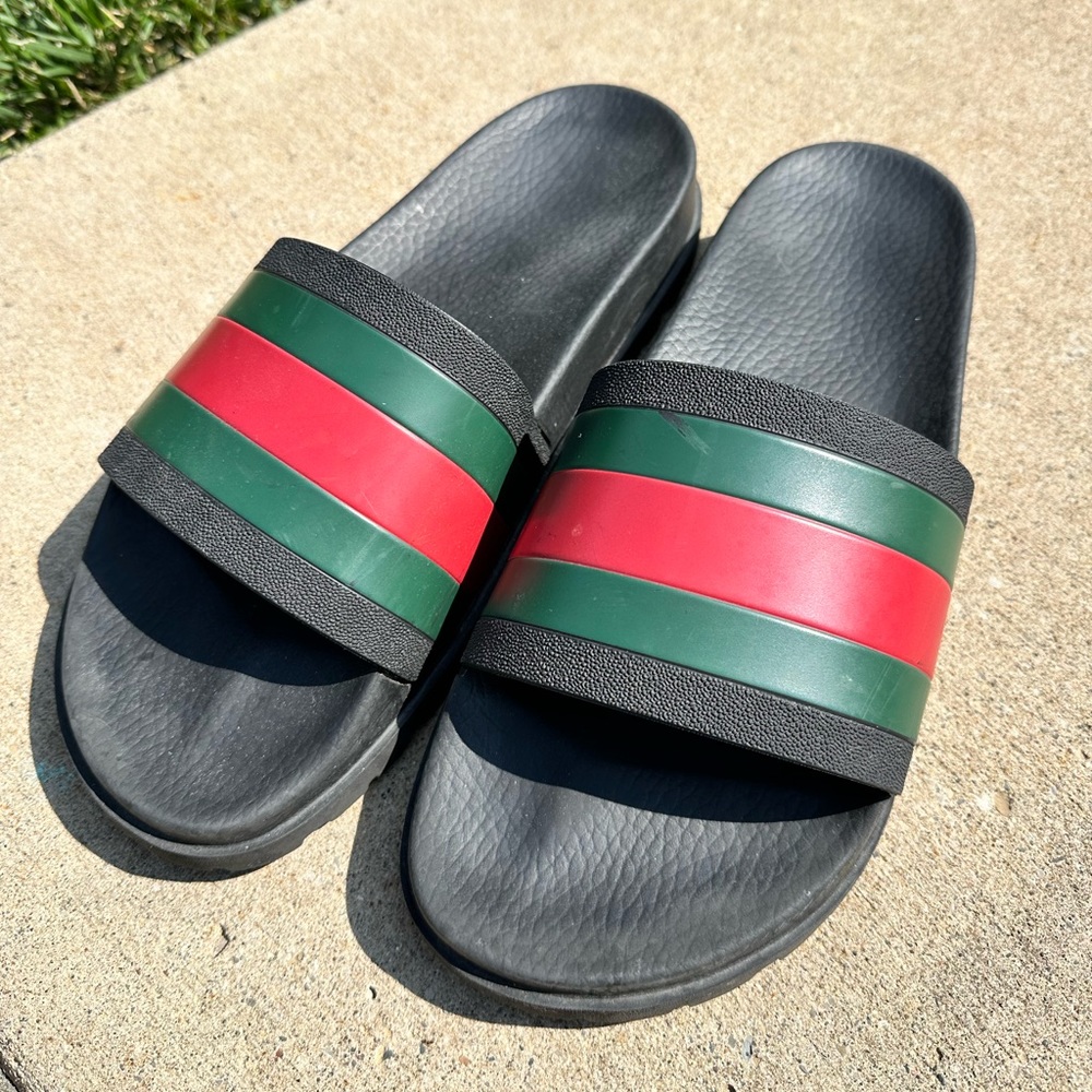 MENS GUCCI SLIDES